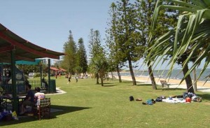 Suttons-Beach-Redcliffe-300x183